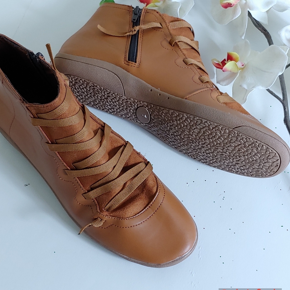 NEW  boho lightweight brown booties interior Zipper size 10